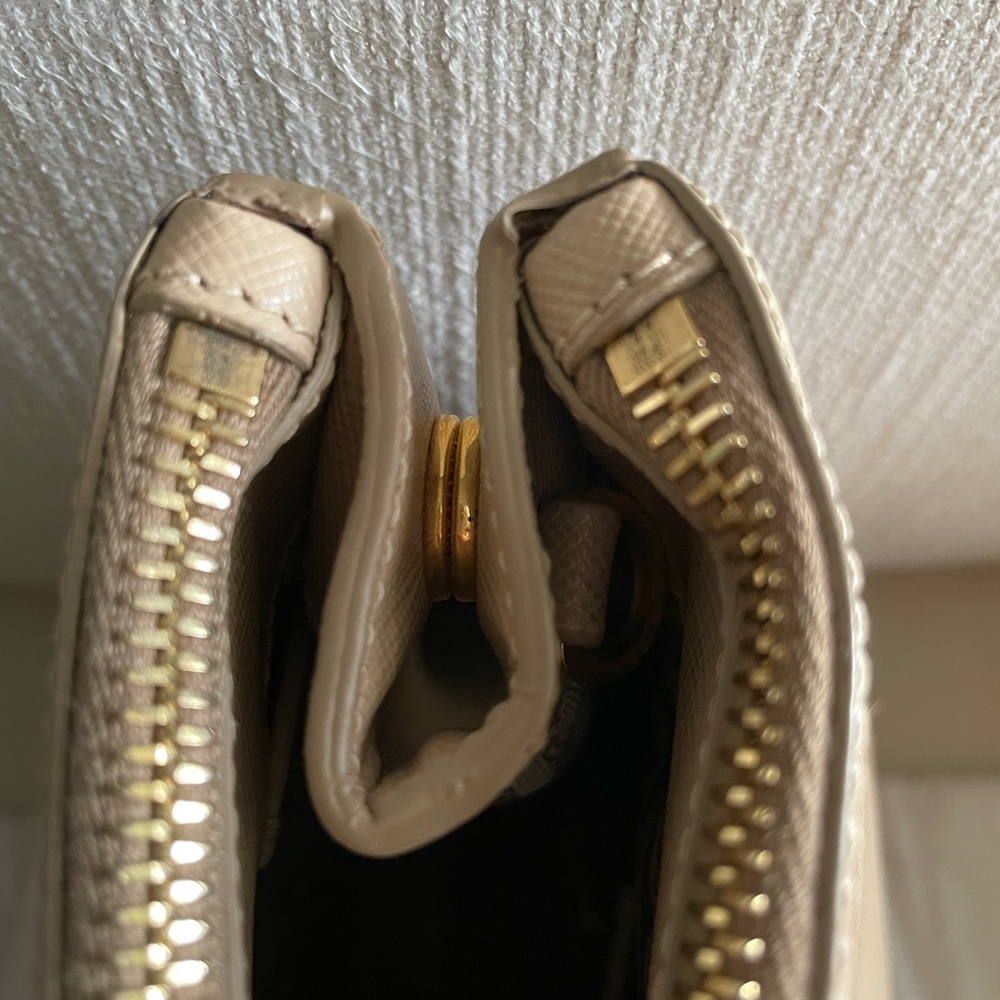 PRADA - Saffiano Large Galleria Double Zip Tote in Beige - Picture 11 of 16
